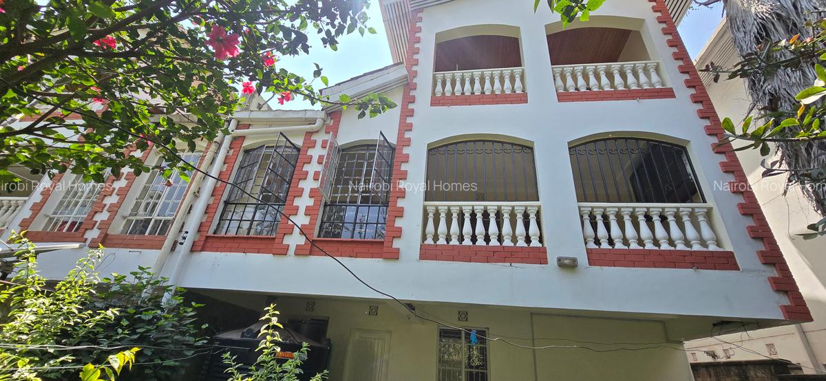 4 Bed Townhouse with En Suite at Lavington Mbaazi Road - 5