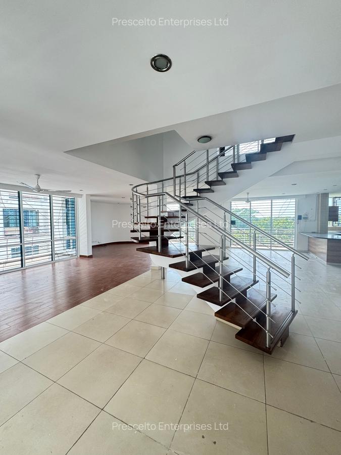 4 Bed Apartment with En Suite at Greenwood - 1