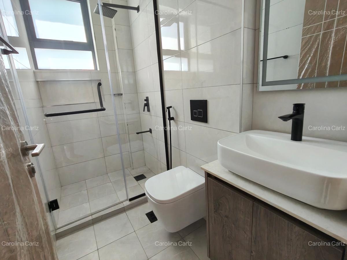 3 Bed Apartment with En Suite in Brookside - 6
