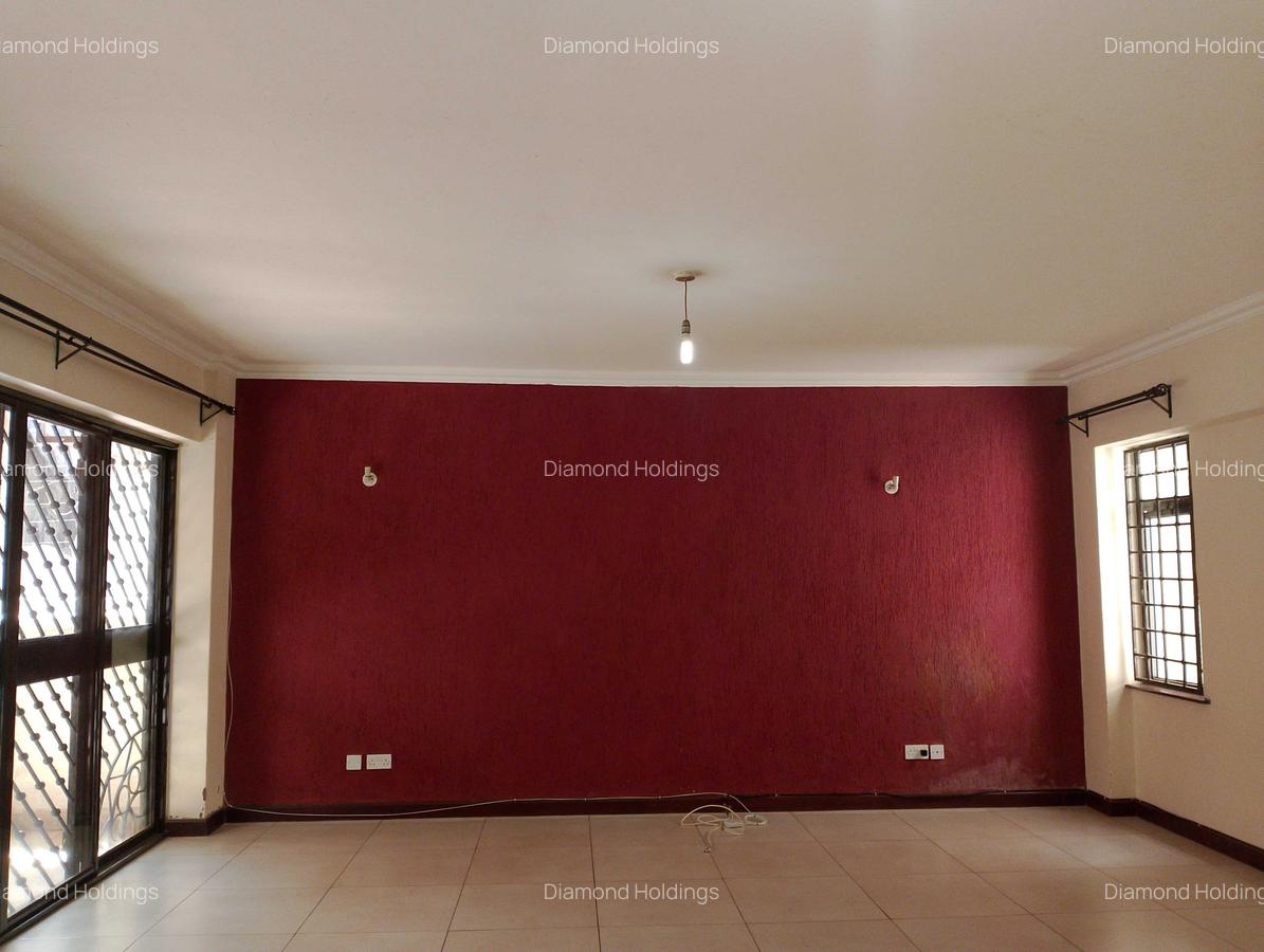 3 Bed Apartment with En Suite at Parklands - 6