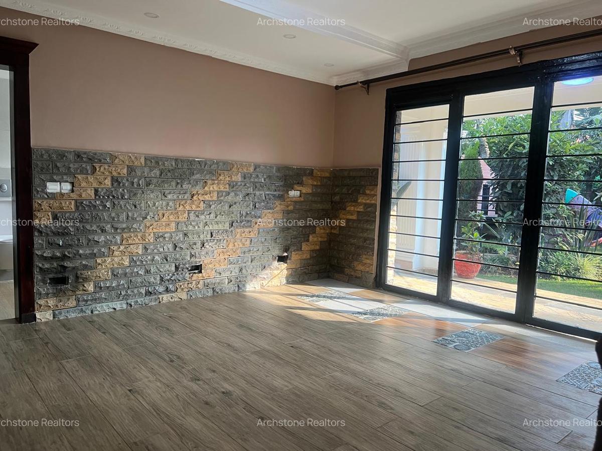 6 Bed House with En Suite in Runda - 17