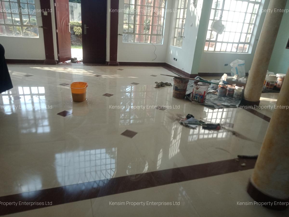 6 Bed House with En Suite in Nyari - 6