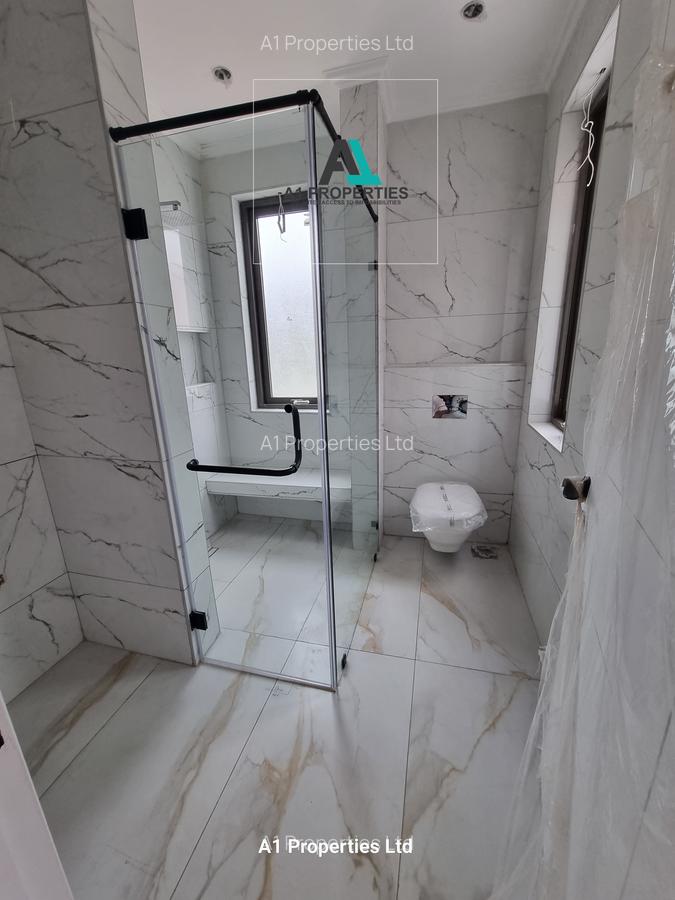 5 Bed Townhouse with En Suite in Karen - 10
