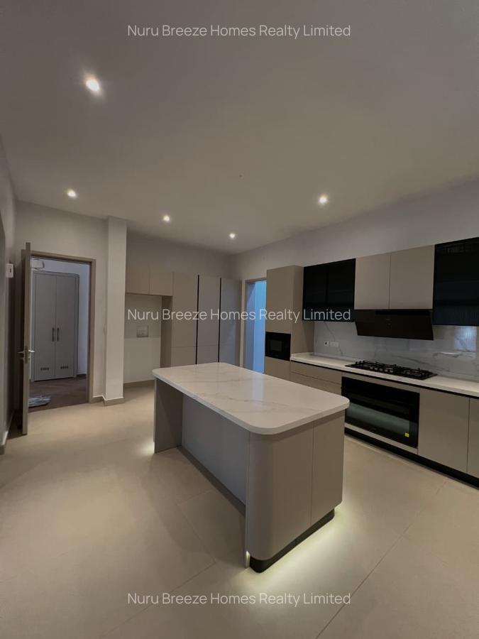 5 Bed Townhouse with En Suite in Lavington - 10