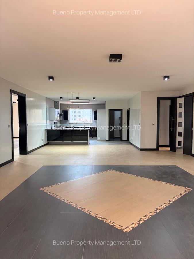 3 Bed Apartment with Swimming Pool in Riverside - 2