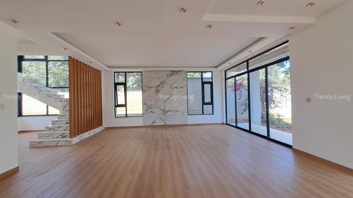 5 Bed Townhouse with En Suite in Lavington - 3