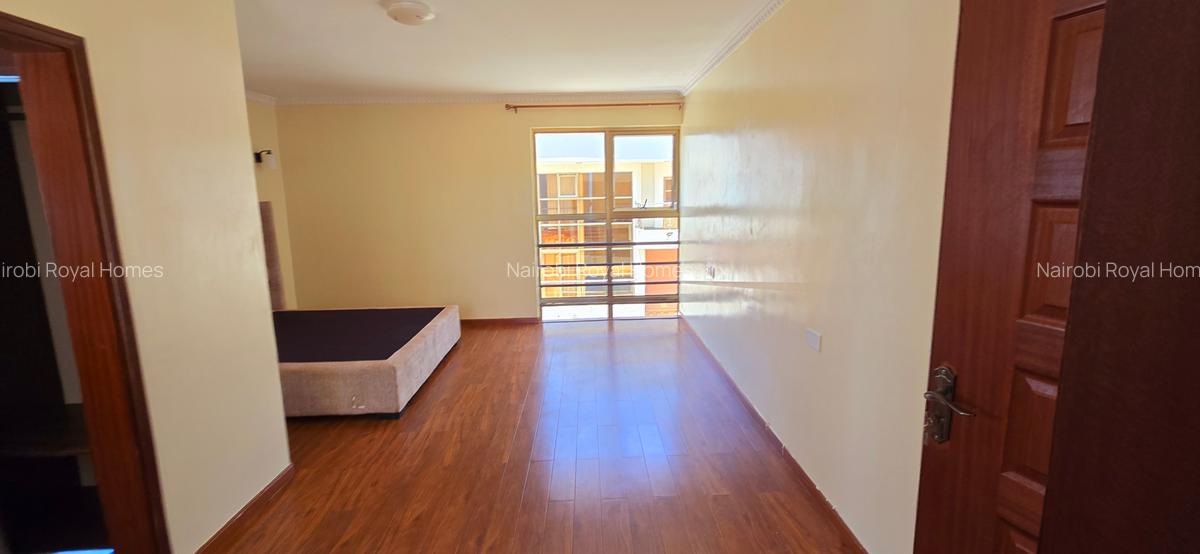 5 Bed Townhouse with En Suite at Lavington Road - 18
