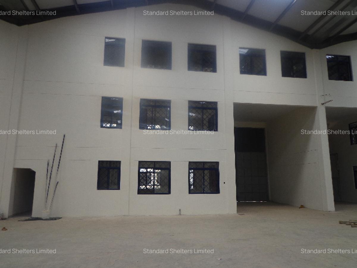 6,556 ft² Warehouse with Backup Generator in Industrial Area - 10
