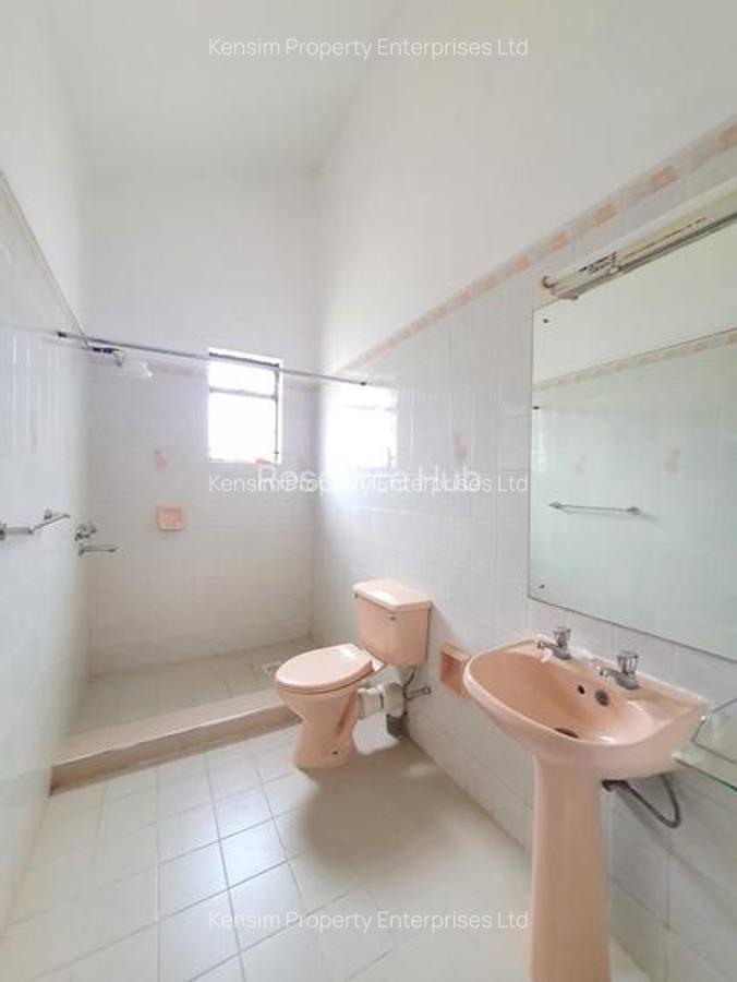 4 Bed Townhouse with En Suite in Spring Valley - 5