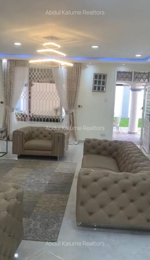 5 Bed Villa with En Suite at Bamburi - 8