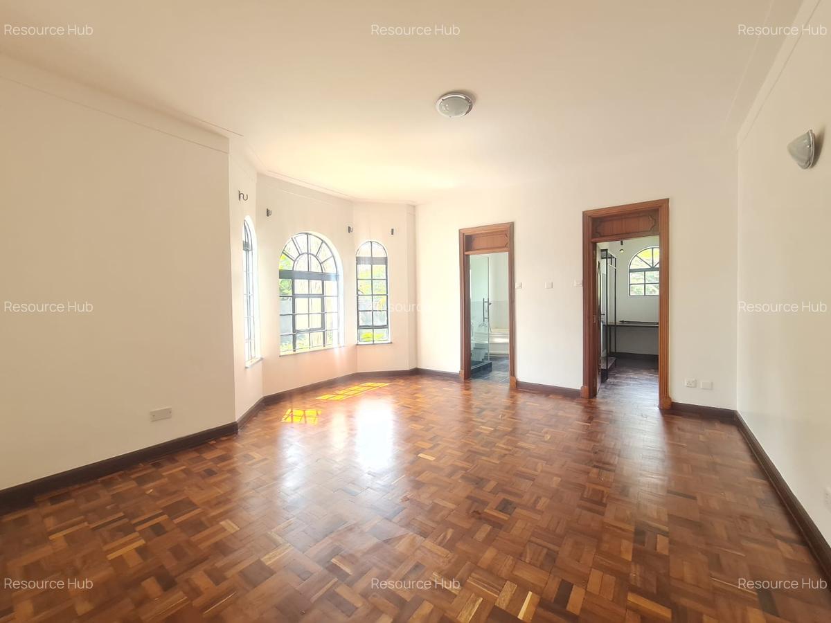 5 Bed House with En Suite at Nyari - 1