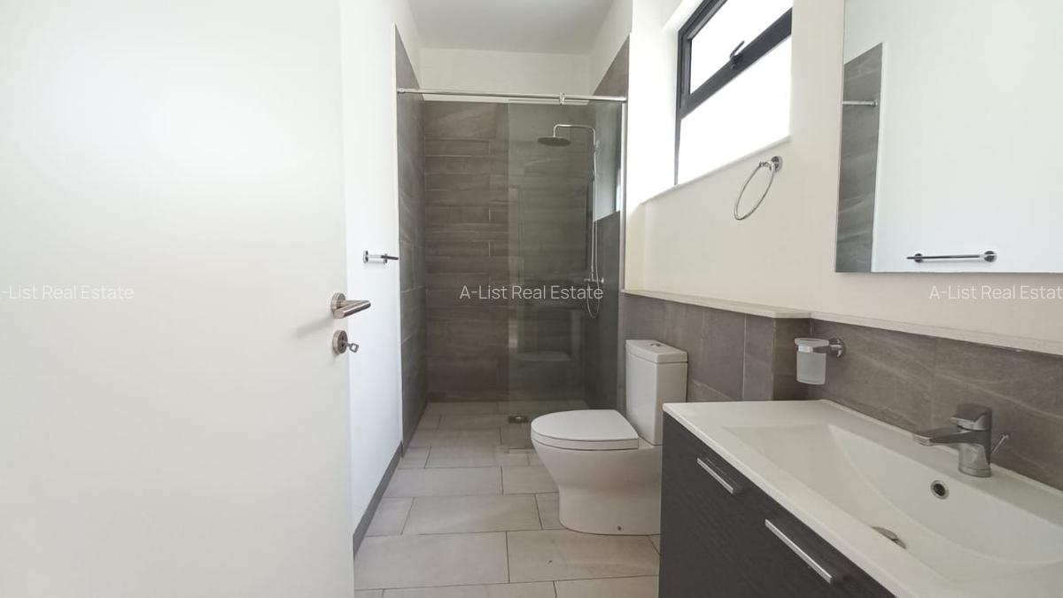 3 Bed Apartment with En Suite at Riverside Lane - 5