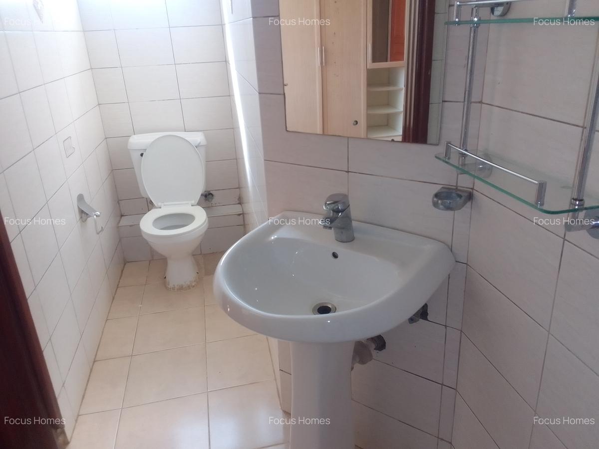 4 Bed Townhouse with En Suite in Lavington - 10