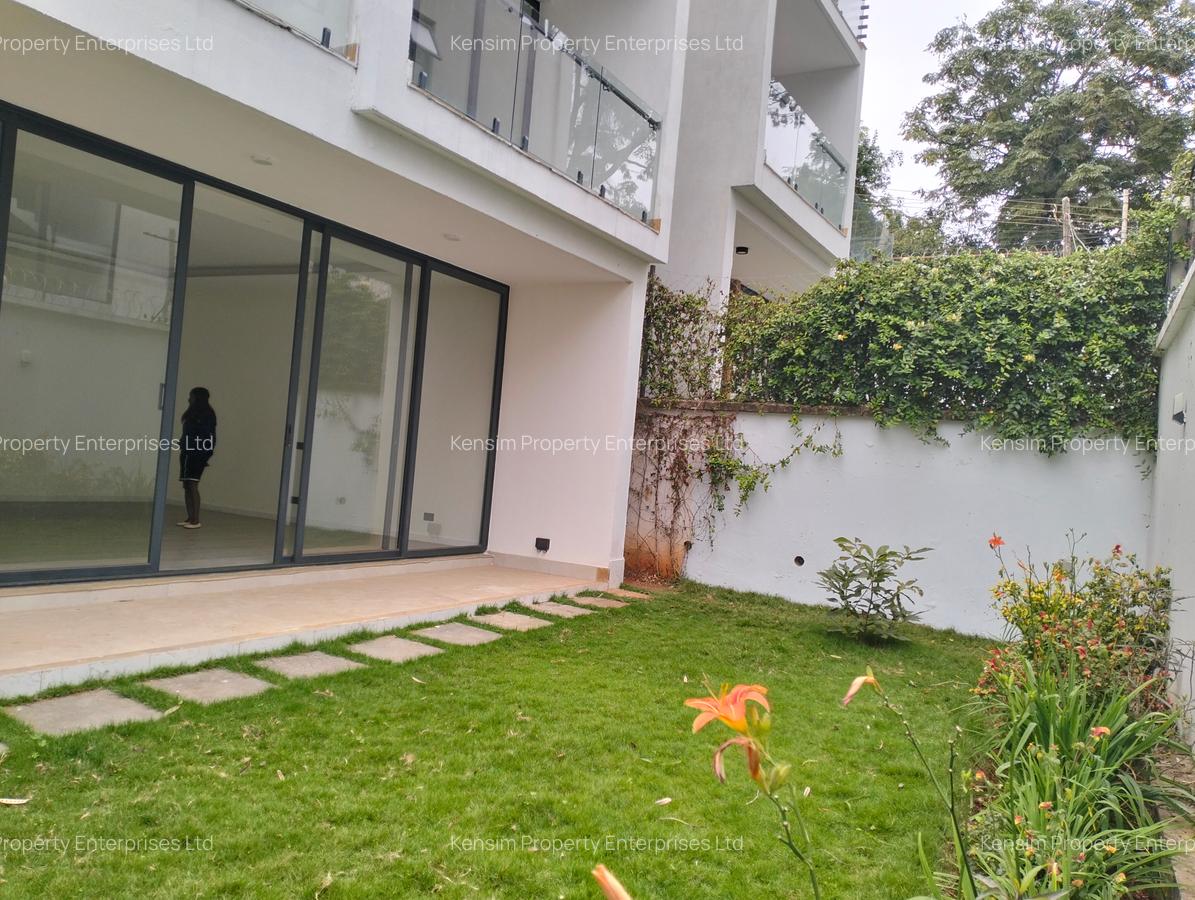 5 Bed Townhouse with En Suite in Lavington - 1