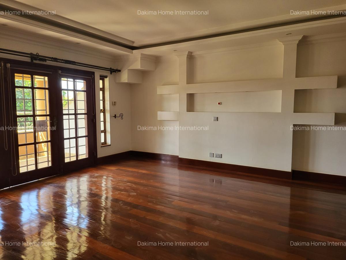5 Bed House with En Suite in Runda - 17