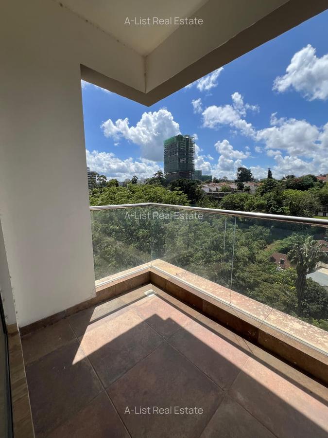 4 Bed Apartment with En Suite at Riverside Drive - 1