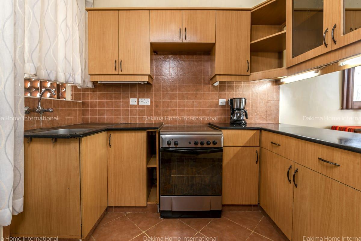 Furnished 2 Bed Apartment with En Suite in Rhapta Road - 4