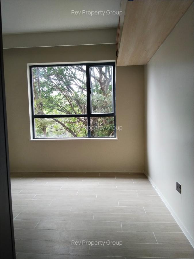 2 Bed Apartment with En Suite in Lavington - 17