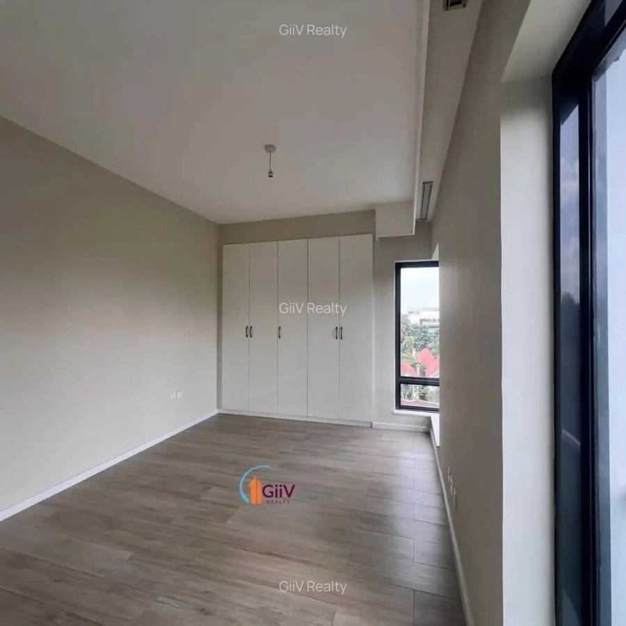 2 Bed Apartment with En Suite in Riverside - 7
