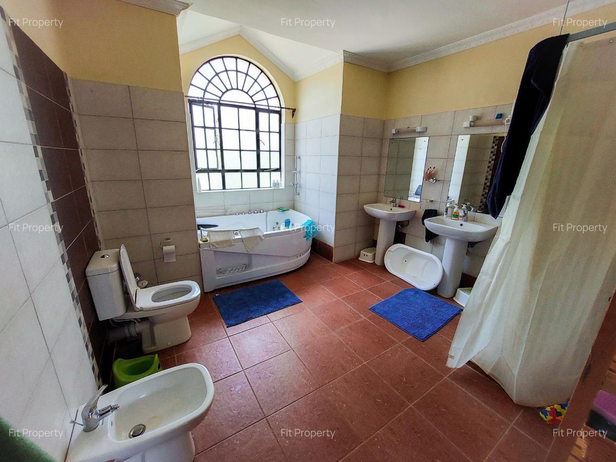 4 Bed House with En Suite at Nairobi - 14