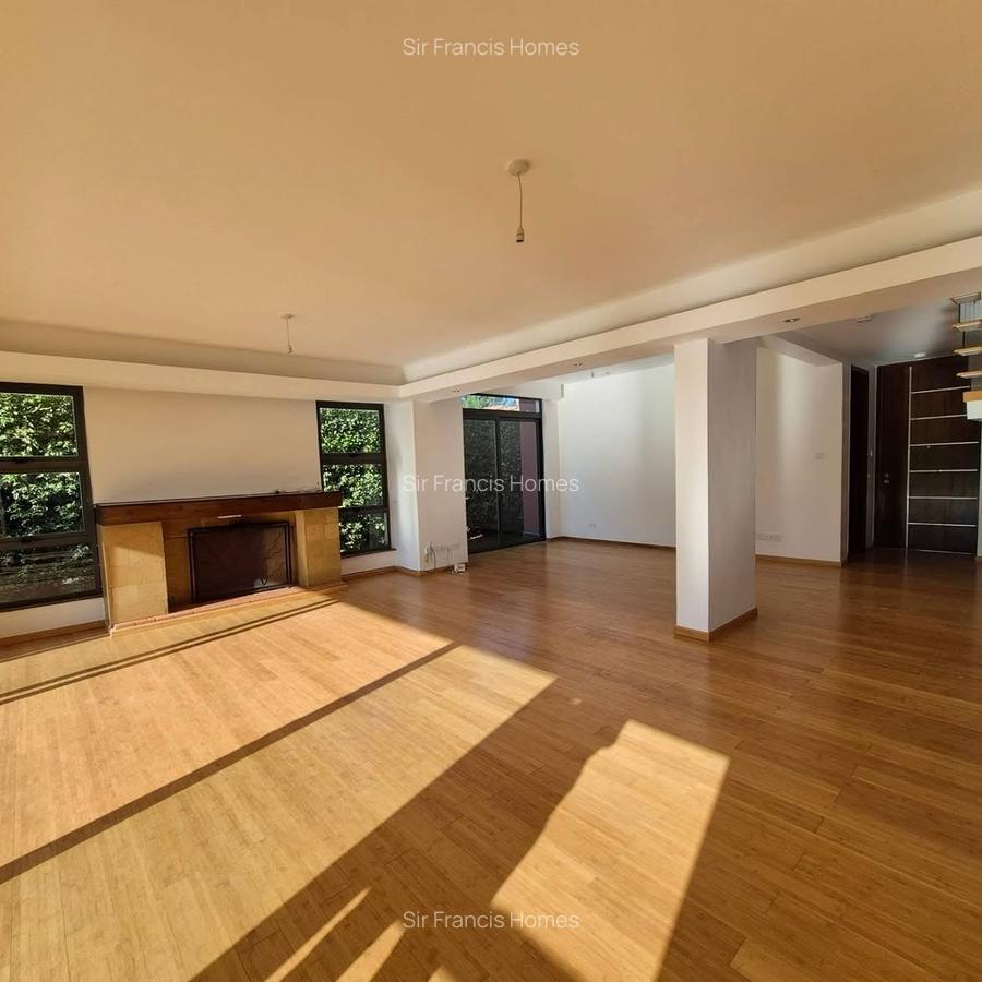4 Bed Townhouse with En Suite at Garden Estate - 12