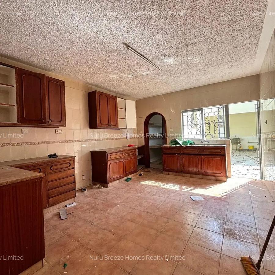 4 Bed Townhouse with En Suite in Westlands Area - 3