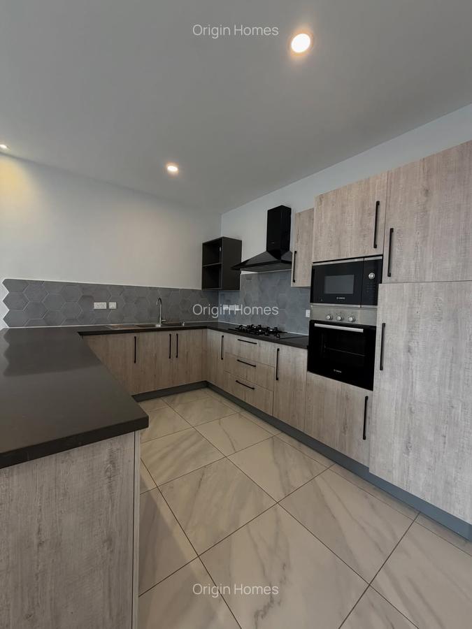 3 Bed Apartment with En Suite at Westlands - 5