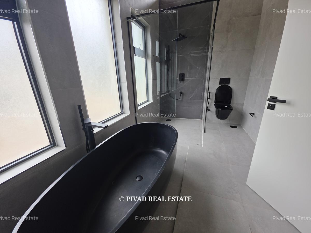 5 Bed House with Garden in Runda - 9