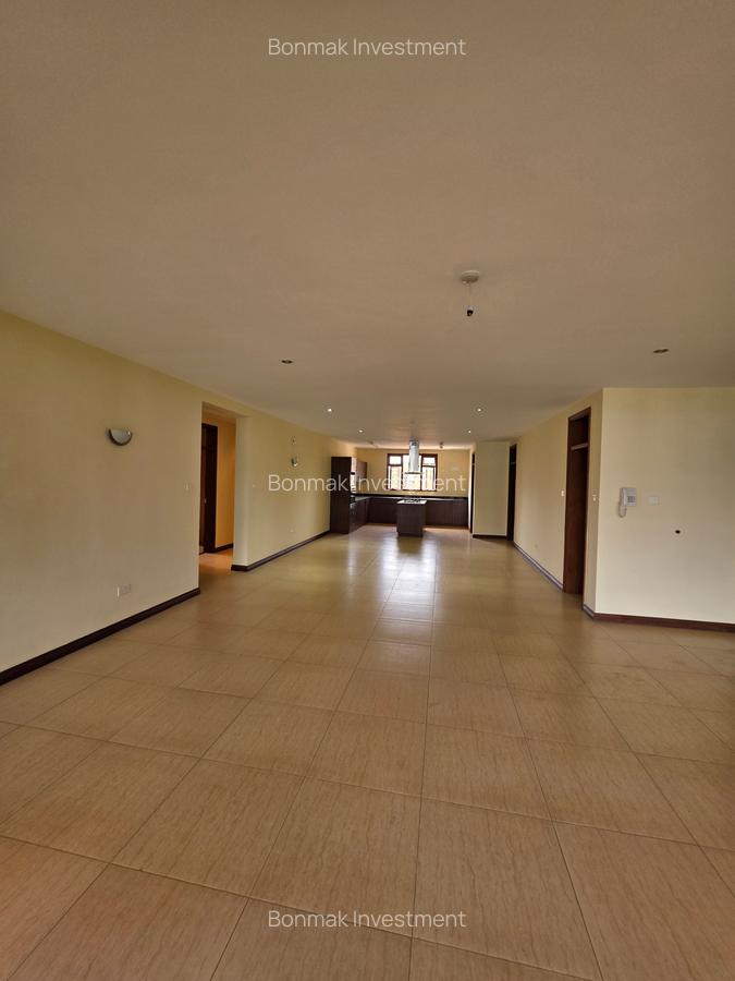 3 Bed Apartment with En Suite at Riverside Drive - 8