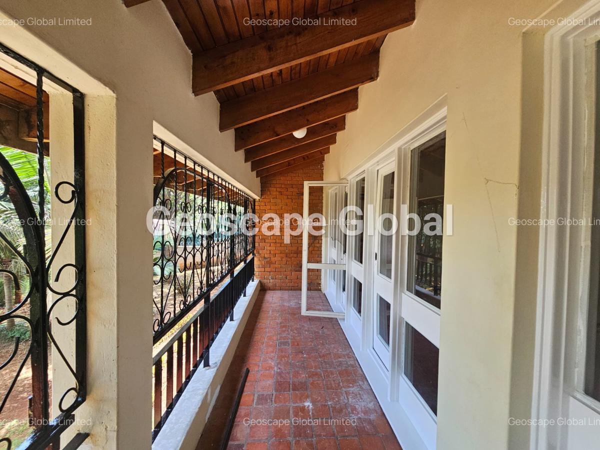 4 Bed House with En Suite in Runda - 2