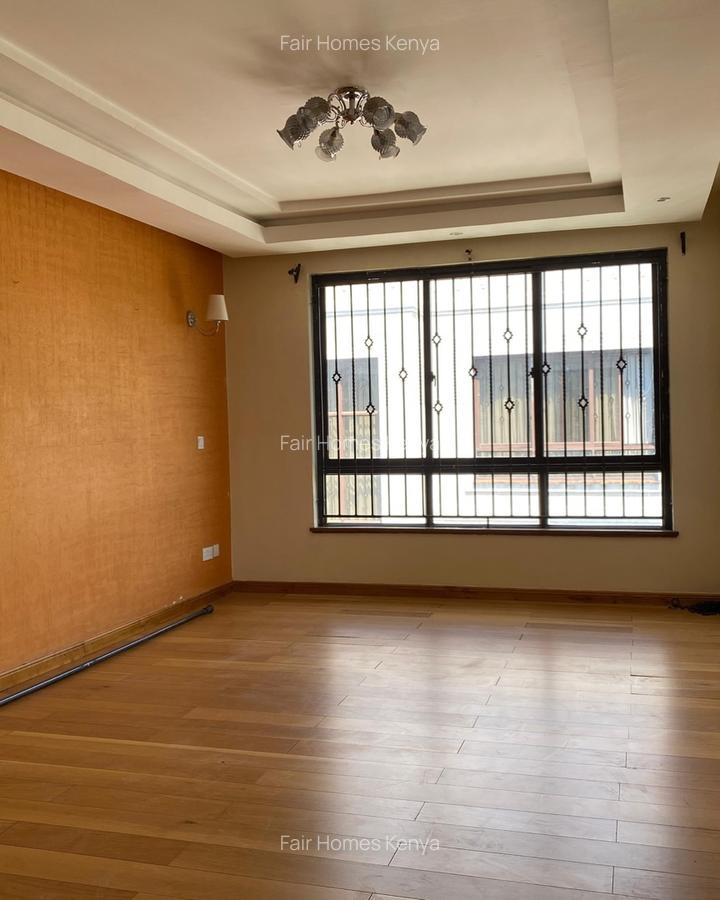 4 Bed Townhouse with En Suite at Lavington Green - 9