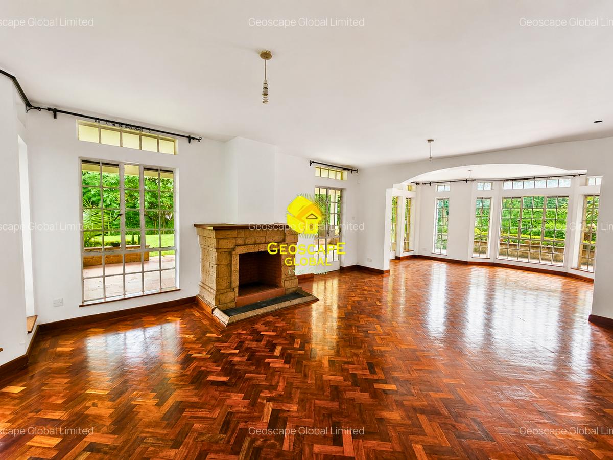 5 Bed House with En Suite in Rosslyn - 5