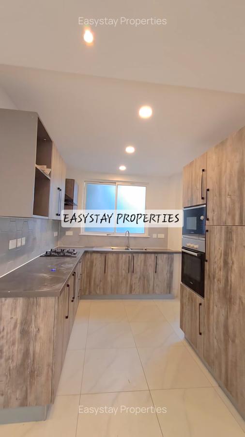 2 Bed Apartment with En Suite in Westlands Area - 3