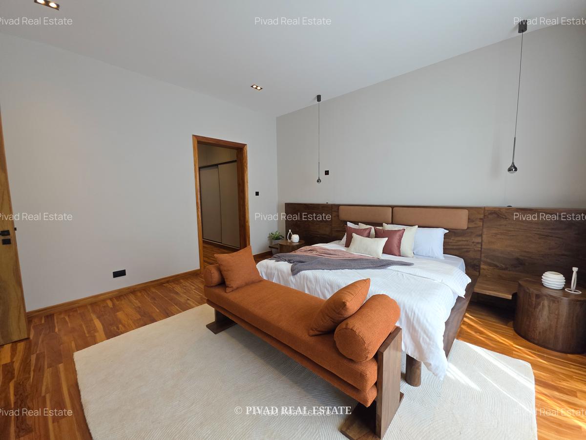 4 Bed Townhouse with Swimming Pool in Loresho - 11