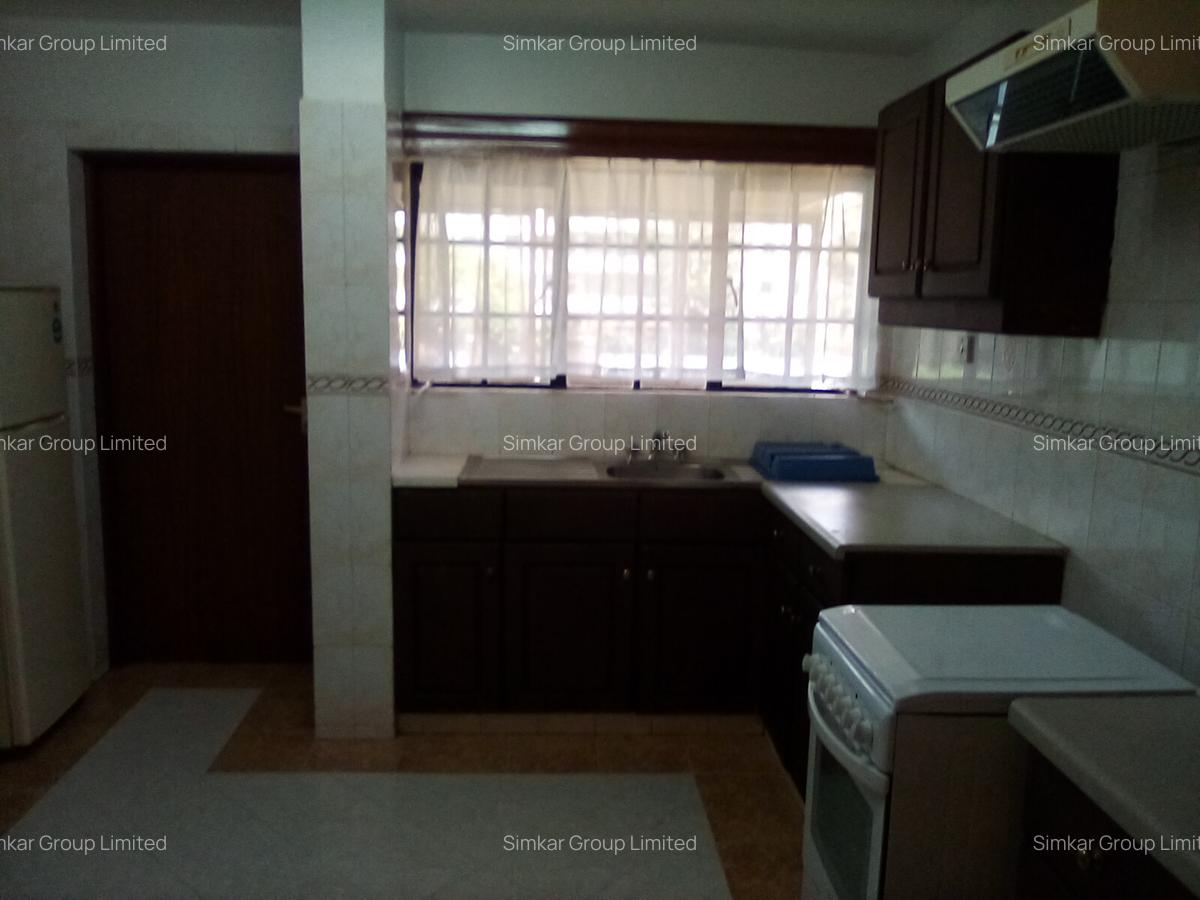 Serviced 2 Bed Apartment with En Suite at Valley Arcade - 3