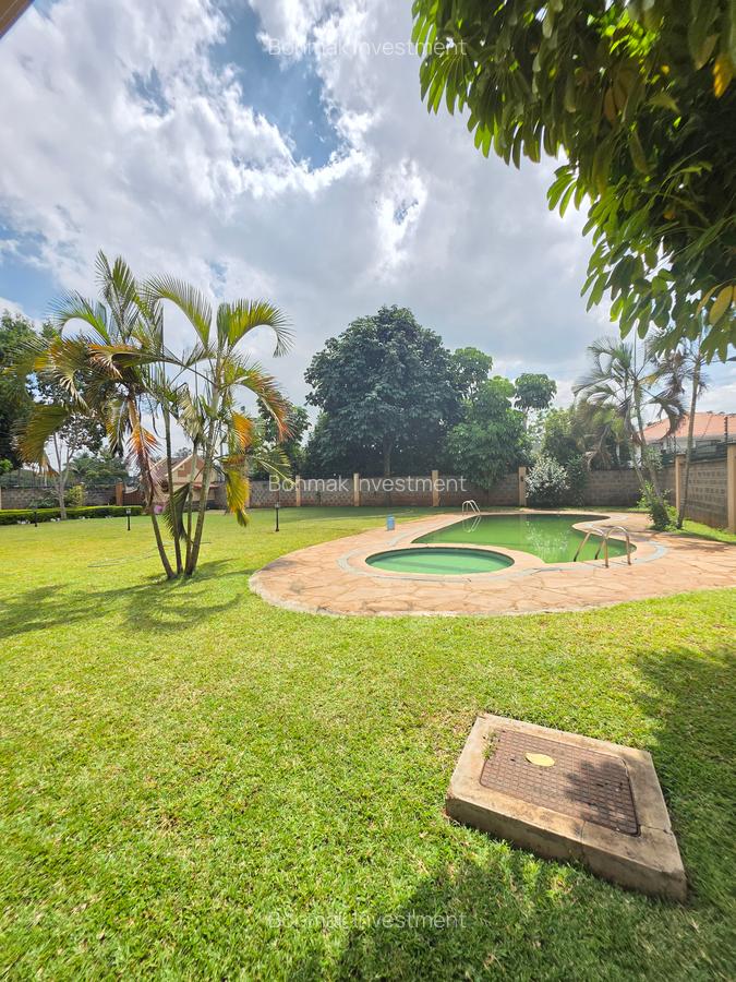 5 Bed House with En Suite at Old Runda - 2