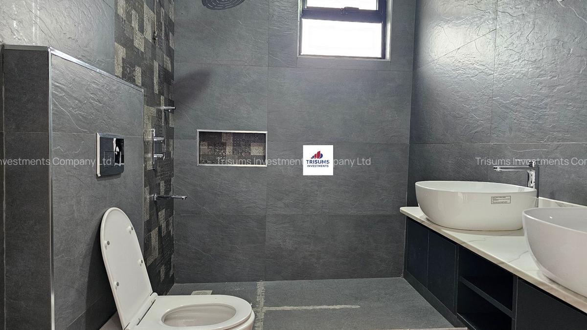 4 Bed Apartment with En Suite in Parklands - 8