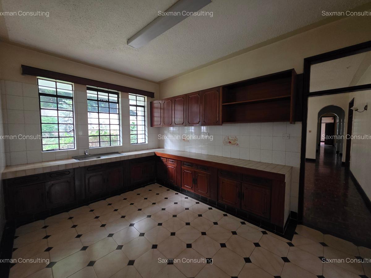 5 Bed House with Staff Quarters in Runda - 11