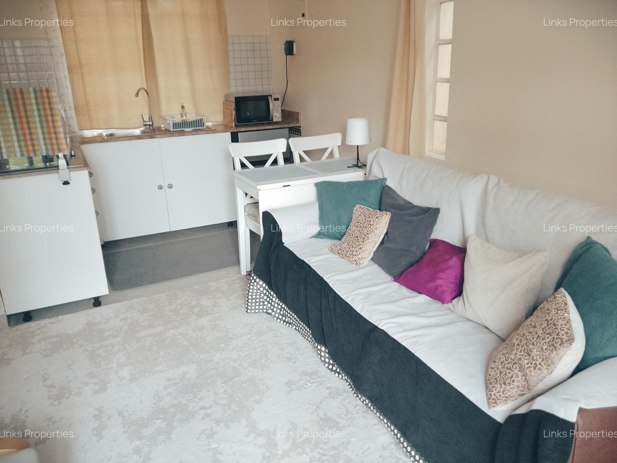 1 Bed House with En Suite at Karen - 7
