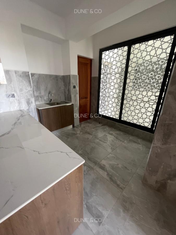 Serviced 4 Bed Apartment with En Suite in Riverside - 19
