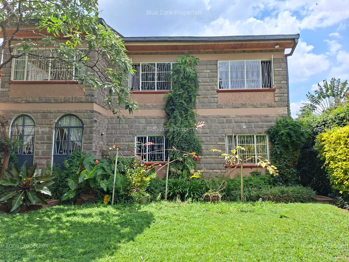 3 Bed Townhouse with En Suite at Off Duom Palm Street - 3