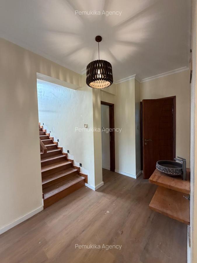 4 Bed House with Swimming Pool at B - 5