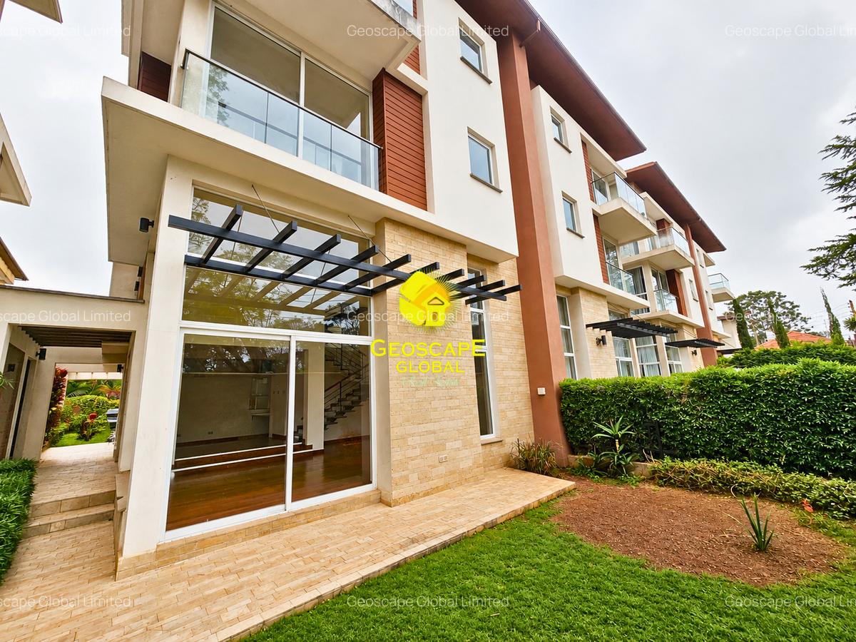 5 Bed House with En Suite in Lavington - 4