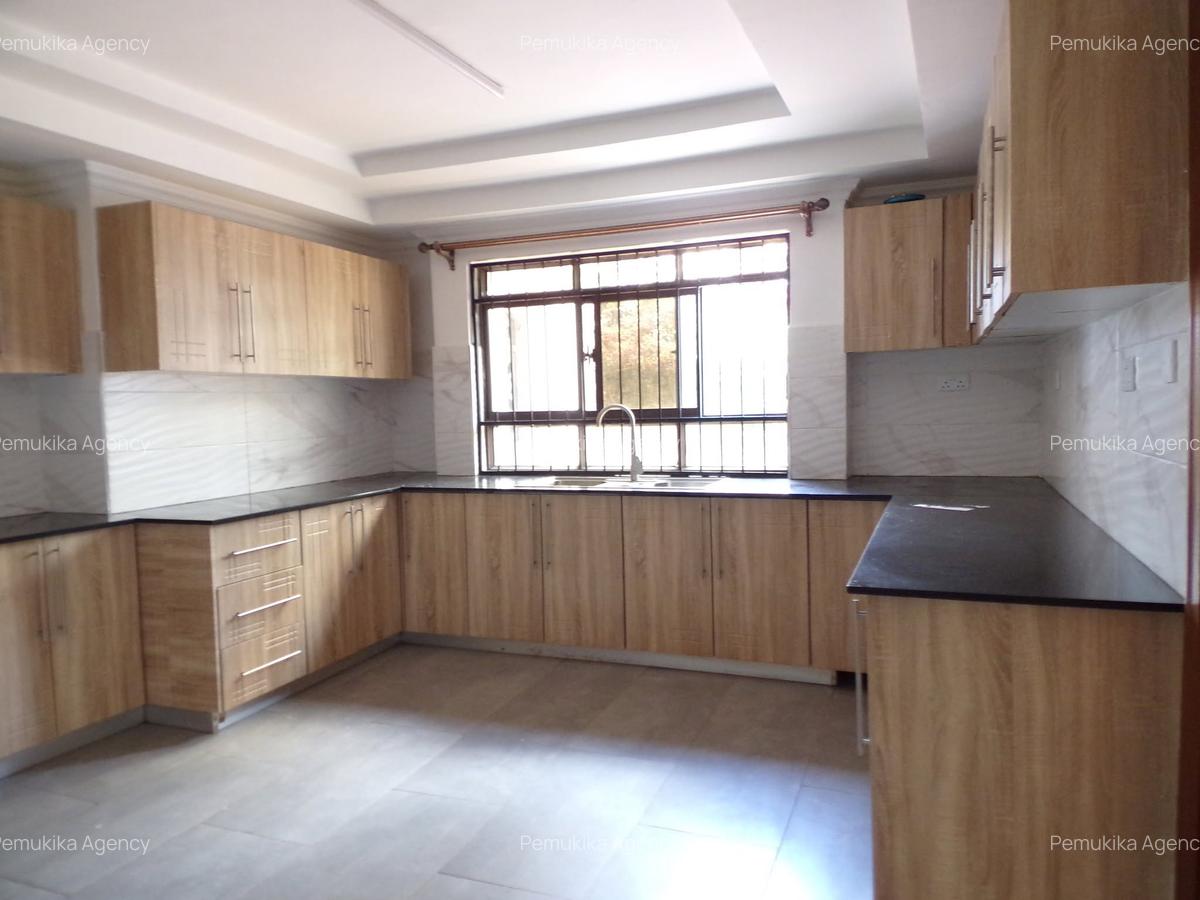 7 Bed House with En Suite at Hillcrest Road - 5