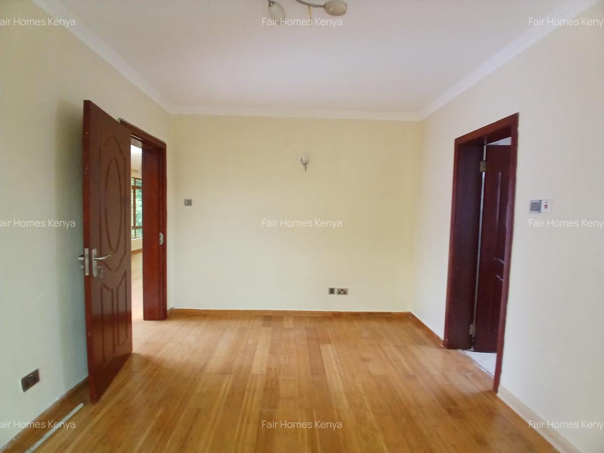 5 Bed Townhouse with En Suite at Riverside Drive - 11