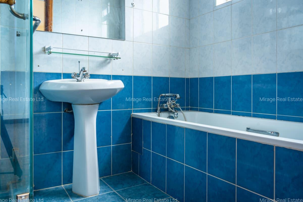 3 Bed Apartment with Parking in Westlands Area - 10