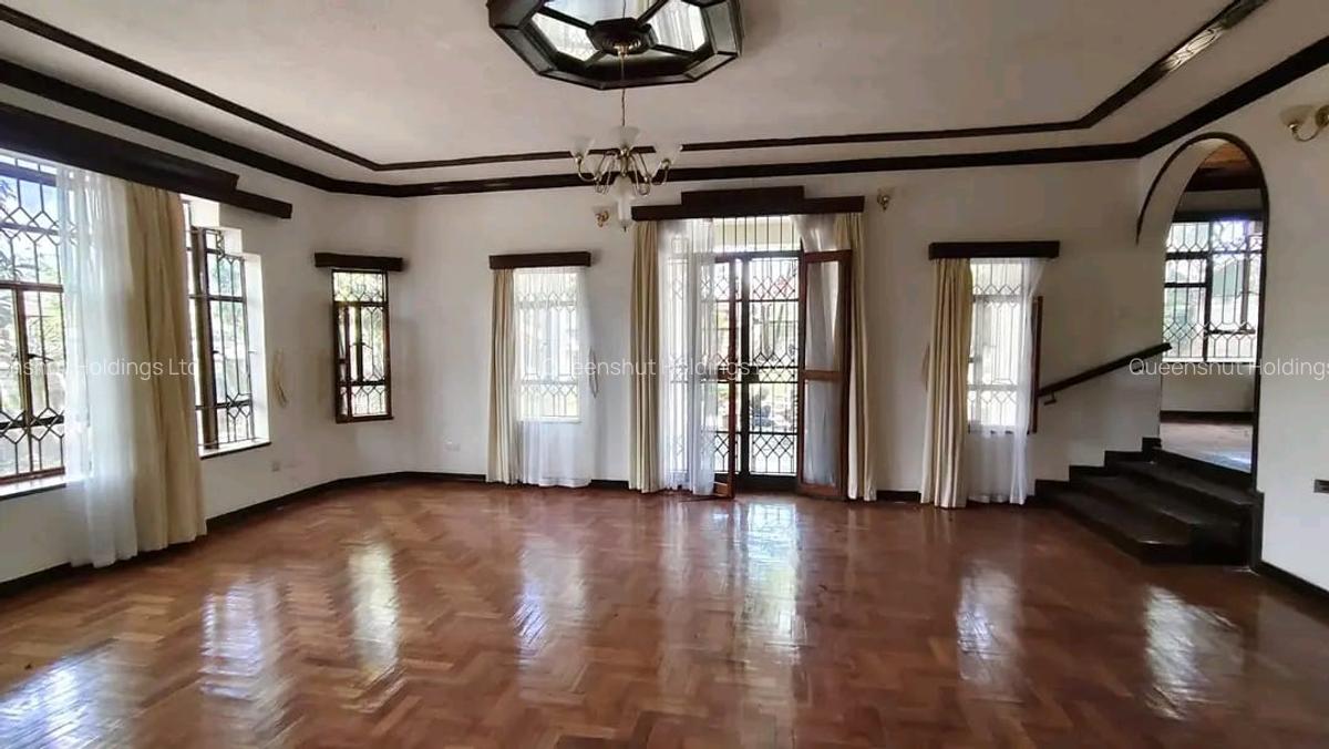 4 Bed Townhouse with En Suite in Gigiri - 11