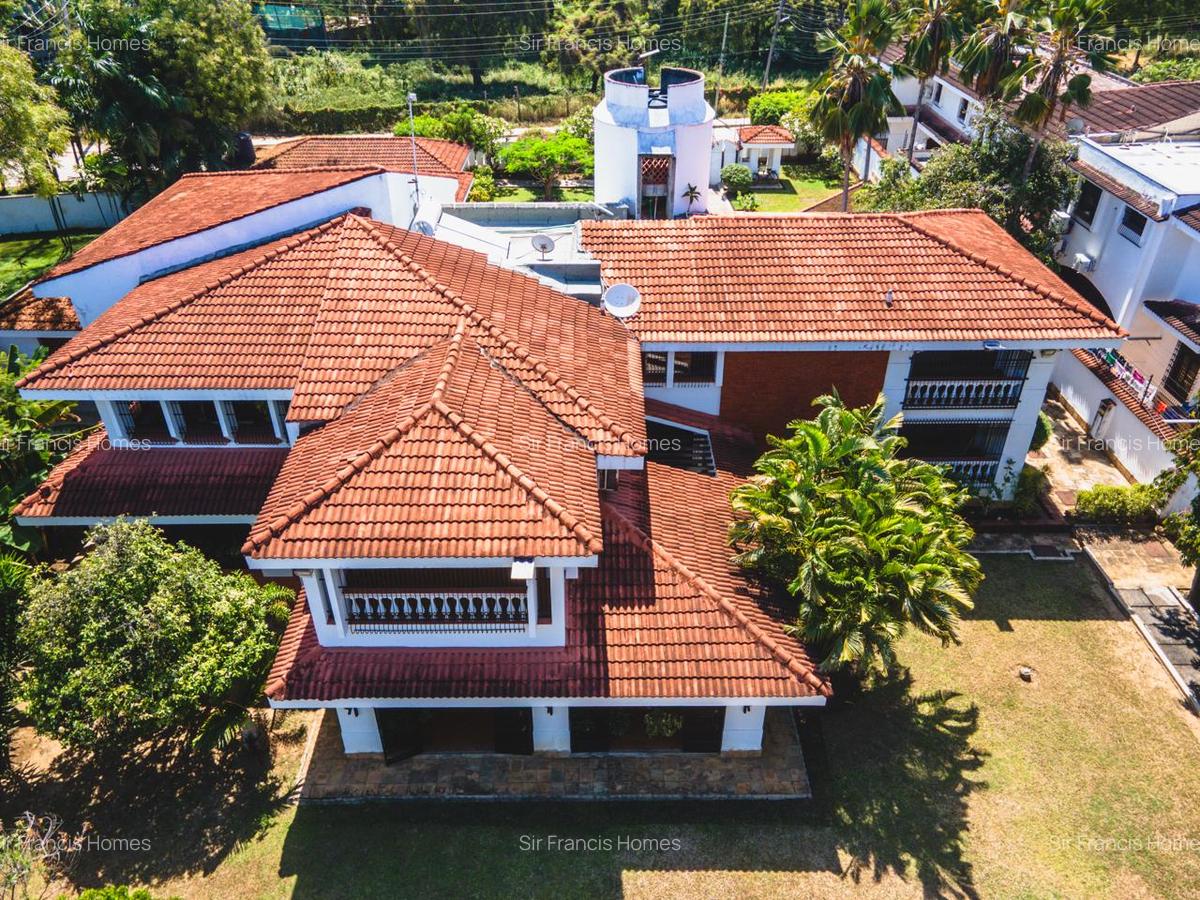 5 Bed House at Moyne Drive - 5
