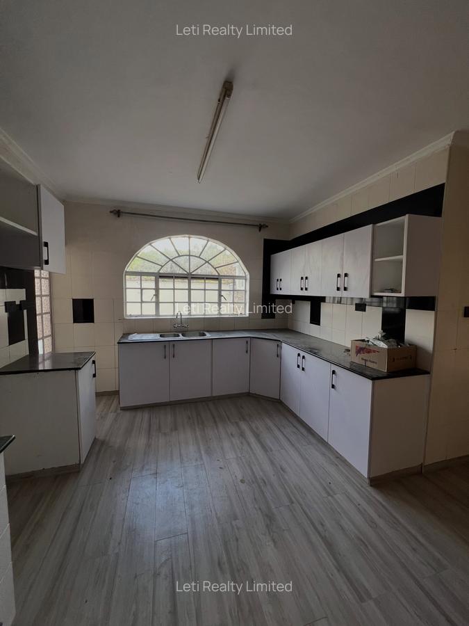 4 Bed Townhouse with En Suite in Lavington - 4