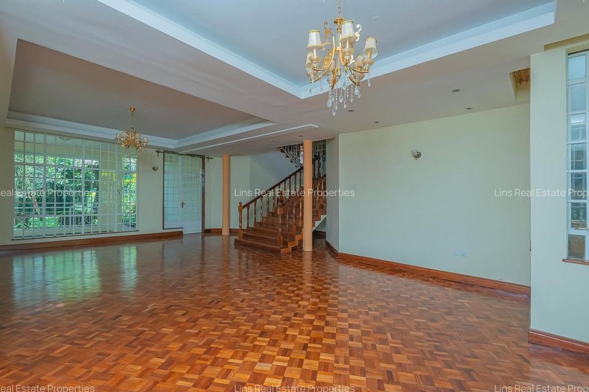 5 Bed Townhouse with En Suite in Kitisuru - 14